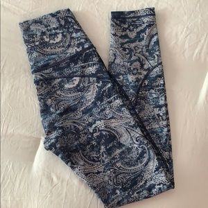 Lululemon In Movement Tight 25"